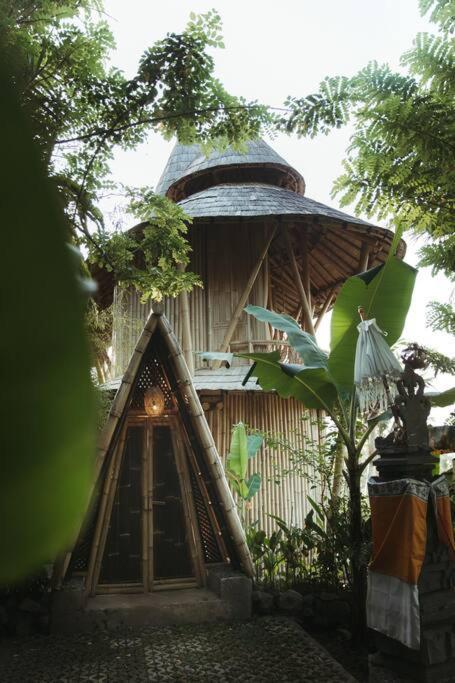 Villa The Nude House Selat Exterior foto