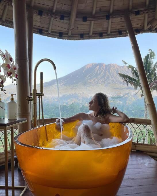 Villa The Nude House Selat Exterior foto