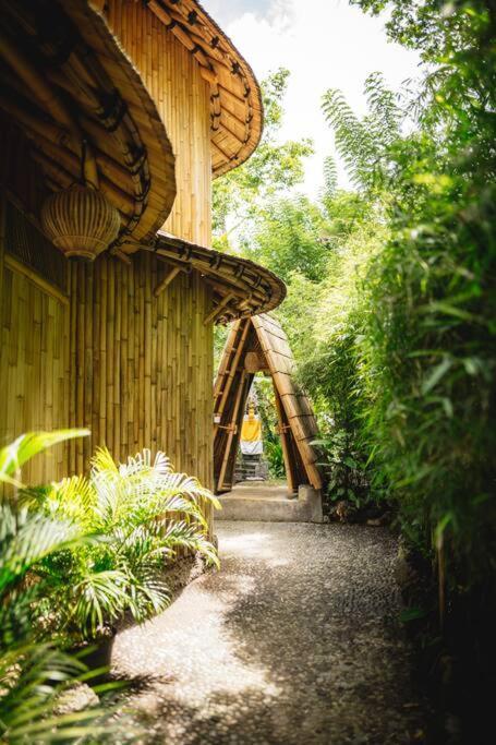 Villa The Nude House Selat Exterior foto